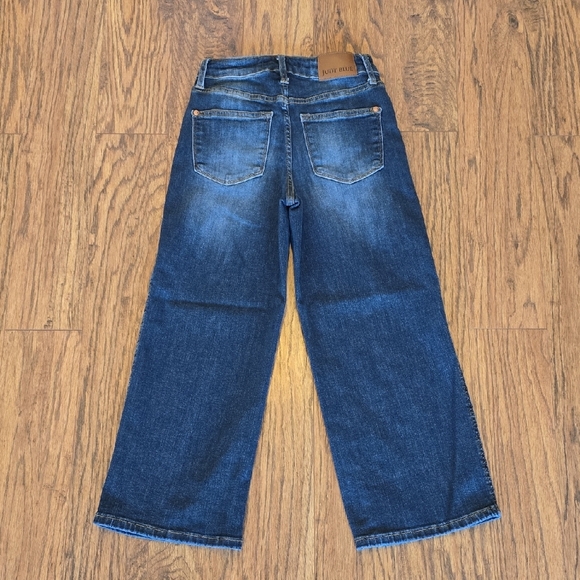Judy Blue Wide Crop Jeans EUC - Women's Size 1/25 - Picture 4 of 13